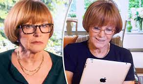 Tv presenter, journalist & queen of mean. Anne Robinson 72 Admits Sex Keeps Her Young As She Joins Tinder Celebrity News Showbiz Tv Express Co Uk