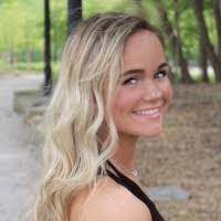 Emily Stross's Instagram, Twitter & Facebook