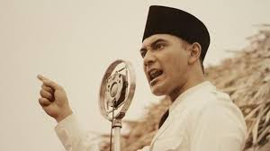 Soekarno merupakan salah satu tokoh hebat yang berjuang dalam meraih kemerdekaan indonesia dan merupakan tokoh pertama yang menjadi presiden mr. 7 Artis Ini Perankan Tokoh Pahlawan Bangsa Di Film Showbiz Liputan6 Com