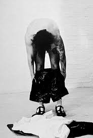 Black And White Harry Styles Poster Pin By Viktoria Urb On Harry Styles In 2020 Harry Styles Photos Harry Styles Style