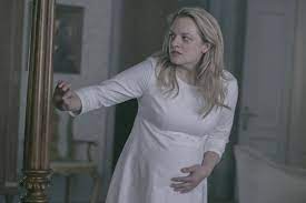 Offred reckons with the consequences of a dangerous decision while haunted by memories from her past and the violent beginnings of gilead. Pourquoi La Saison 2 De The Handmaid S Tale A Ete Horriblement Frustrante Critique Premiere Fr