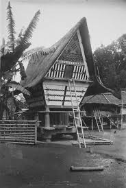 Collectie Tropenmuseum Een Karo Batak Rijstschuur Tmnr 60038149 Batak Architecture Wikipedia Rumah Indonesia Lumbung