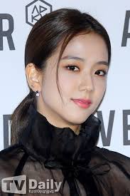Blackpink Jisoo At Adekuver Launch Event October 11 2018 Blackpink Jisoo Ear Piercings Cute Ear Piercings