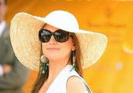 Celebs Have Gone Big And Floppy In This Hot Hot Summer Heat The Heat Has Been Bad But The Hats Have Been Fabulous Here Summer Hats Elegant Hats Sunglasses