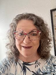 Has anyone else used the Percy & Reed volume spray? I've used it a couple  of times and each time it leaves my hair coated, sticky and lank it's awful  :-( they