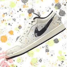 In fact, it even found an audience among athletes in other, more extreme sports. First Look Air Jordan 1 Low Brushstroke Yankeekicks