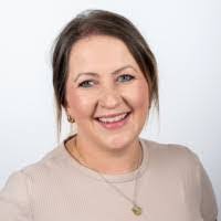 Lisa Constance's Instagram, Twitter & Facebook