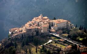 Vous planifiez des vacances en france ? Ancient Village Of Gourdon In The Alpes Maritimes Provence France WnimÑ•u Ñ•ah U France Ancient Village Panoramic Views