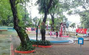 Namun, siapa sangka di balik keindahannya, bandung menyimpan misterinya sendiri. Melipir Ke Taman Musik Centrum Ridwan Spektra