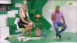 Renata fan estava radiante após triunfo e mandou recado para denilson. Renata Fan Tira Denilson Do Serio E Ele Abandona O Palco Do Jogo Aberto Ao Vivo Assista Portal Roma News