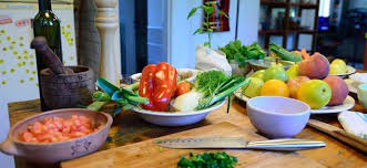 En el capítulo de hoy del curso básico de cocina de elcocineroencasa.com veremos como cortar correctamente usando el cebollero. El Arte De Vivir Cursos De Cocina El Arte De Vivir Argentina