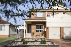 Family Duplex With Large Modern Rooms Set On 313sqm 59 Eastview Avenue North Ryde House Styles Modern Room Mansions