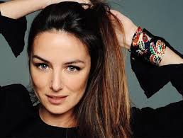 Her birth sign is cancer and her life path number is 6. Helena Coelho Defende Se De Acusacoes E Vai Avancar Com Processo