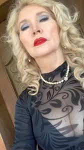 La habilidad para conquistarse a uno mismo, es sin duda, la más preciosa de  todas las cosas que el deporte otorga…Feliz Sábado. 💋