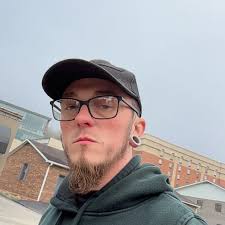 Any bagged 1st gen Dodge Dakotas I just want to see how they look layed out