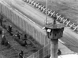 Wir zeigen kuzkina mat( kuzmins mutter) zu westlicher verbrauchergesellschaft an! Todesfalle Eiserner Vorhang Archiv