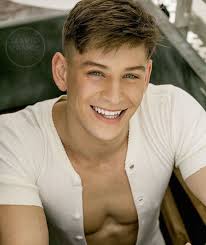 Reno Gold The Golden Boy Of Youthful Muscle Handsome Men Handsome Faces Pretty People
