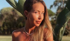 Get laura figueiredo's contact information, age, background check, white pages, photos, relatives, social networks, resume & professional records. Comovente Laura Figueiredo Mostra Reacao Da Filha A Musica Da Tia Sara