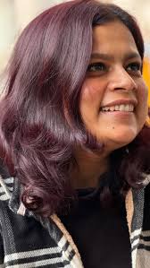 Maybe I can't fix everything in life… but I can definitely fix my hair.  🤍🧿 @h2b_salon 🍁 I'm not an airport girl — I'm a road soul. Windows down,  playlists