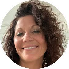 Elizabeth Singley's Instagram, Twitter & Facebook