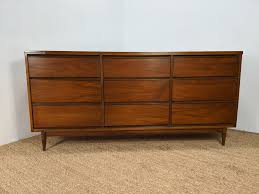 We have styles ranging from arts & crafts to waterfall, including early american, colonial revival, eastlake, victorian, european, and depression era. Mid Century Modern Walnut Triple Lowboy Dresser Broyhill Furniture Epoch