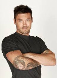 Brian austin green is an american actor who portrays derek reese, a member of john connor's resistance and the brother of john's father kyle reese, in the television series terminator: Pin By Antonella Amiel On Mmm Brian Austin Green Megan Fox Husband Brunette Green Eyes