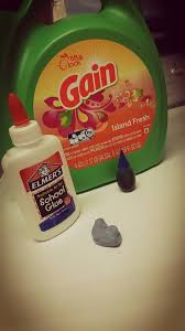 How To Make Slime With Glue And Laundry Detergent Ingredients For This Diy Slime Is Glue Laundry Detergent And Food Coloring Pour The Glue In A Container Then Put The Slime Ingredients Diy Slime Slime Craft
