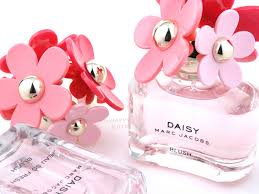 Daisy eau so fresh is the whimsical interpretation of the original daisy fragrance. Marc Jacobs Daisy Blush Daisy Eau So Fresh Blush Review The Happy Sloths Beauty Makeup And Skincare Blog With Reviews And Swatches