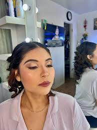 Hola buenas noches ! ¿Conocen algún maquillista en Pachuca Hidalgo que me  puedan recomendar?