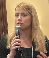 Independent voter tells GOP state chair how to win elections