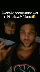 Beso De Adriano En Los 50