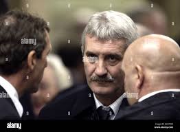 Terry McDermott (centre) arrives arrives at Sheffield cathedral for the  funeral of Emlyn Hughes Stock Photo
