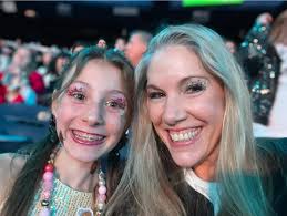 TAYLOR SWIFT ERAS TOUR 2023/2024 #toronto #friendshipbracelets #Swifties  #girlpower #niecelove❤️ #niece