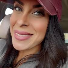 Daniela Estrada (danilicious27)