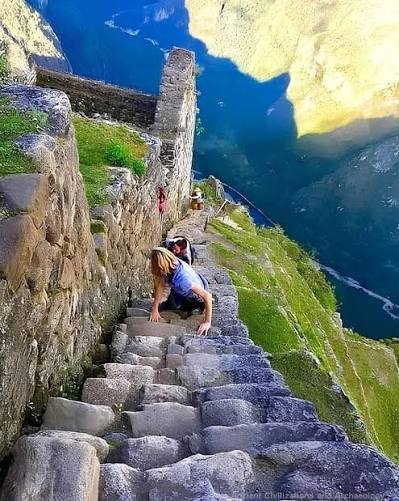 Incas' ancient engineering marvel: Huayna Picchu's floating steps