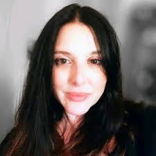 Ivana Poletti's Instagram, Twitter & Facebook