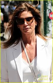 Cindy crawford's daughter kaia gerber has revealed that when it comes to the world of beauty, she turns to her supermodel mum for advice. Kaia Gerber Shows Off New Hair In Nyc With Mom Cindy Crawford Photo 4307234 Cindy Crawford Kaia Gerber Pictures Just Jared