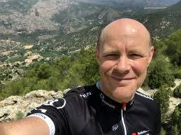 Man spends two years growing comb-over to raise money for cancer