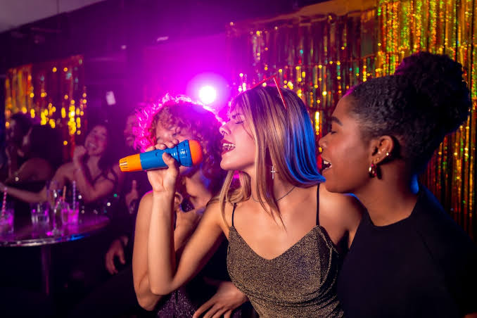 Your Guide to Planning the Perfect Karaoke Night Out - Stars and Strikes