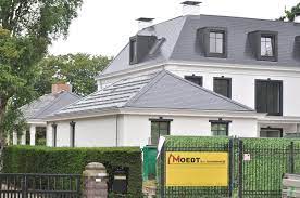 Javascript is required for the selection of a player. Hier Wohnt Arjen Robben In Groningen Noord360
