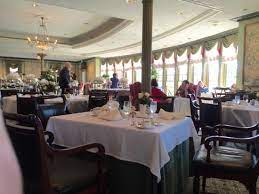 For a more upscale dining experience this thanksgiving, celebrate the day of giving at the iconic williamsburg inn's regency room. The Beautiful Entrance Picture Of Williamsburg Inn Tripadvisor