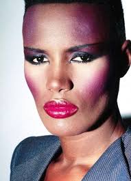 Bien qu`ils soient difficiles à trouver, il vaut mieux opter pour des ensembles de velours ou de velours de sport. Comment S Habiller Pour Une Soiree Annees 80