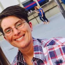 No dents, a little dirt. TSC aTopa TRACTOR S SUPPLYCO LVER PULL-HANDLE  CROSSOVER TRUCK BOX WEATHERRESISTANT WEATHER RESISTANT PREMIUM PROTECTION  LASTING DURABILITY AEneeeesiart Lockoble CONVENIENT CLOSE  Qudtblack.puli-handies Onekandedeos Onekanded ...