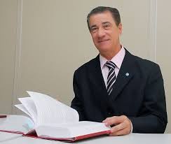 Declarada aposentadoria voluntária do desembargador do TJGO Fausto Moreira  Diniz