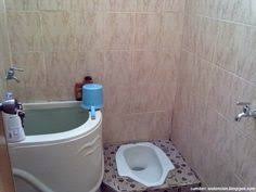 Kenyamanan dan fokus pada fungsi menjadi poin paling penting bagaimana menjadikan kamar mandi kecil tampil sempurna. 25 Ide Kamar Mandi Kecil Terbaik Kamar Mandi Kecil Kamar Mandi Mandi