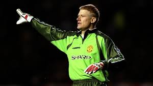 Kasper peter schmeichel (born 5 november 1986) is a danish professional footballer who plays as a goalkeeper for premier league club leicester city and the denmark national team.he is the son of former manchester united and danish international goalkeeper peter schmeichel. Man United Legend Peter Schmeichel Hits Out At Anti Glazers Protests