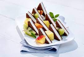 fruchtspiesse mit milch schnitte rezept kindergeburtstag essen kindergeburtstag essen kita kindergarten essen