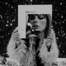 nell kelly (@nell_kxlly)