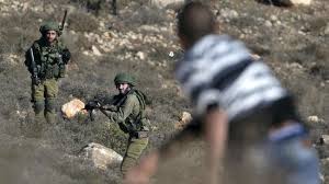 Mereka mengklaim ini merupakan balasan dari serangan kelompok pejuang palestina, hamas, ke wilayah yang diduduki israel. Serdadu Israel Tewas Dilempar Batu Saat Buru Milisi Palestina