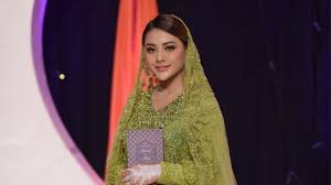 (2011) and fini de rire (2014). Aurel Hermansyah Punya Kista Rahim Apa Penyebabnya